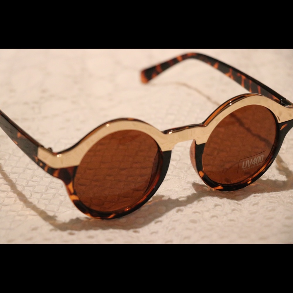 Tortoise fashion sunglasses
